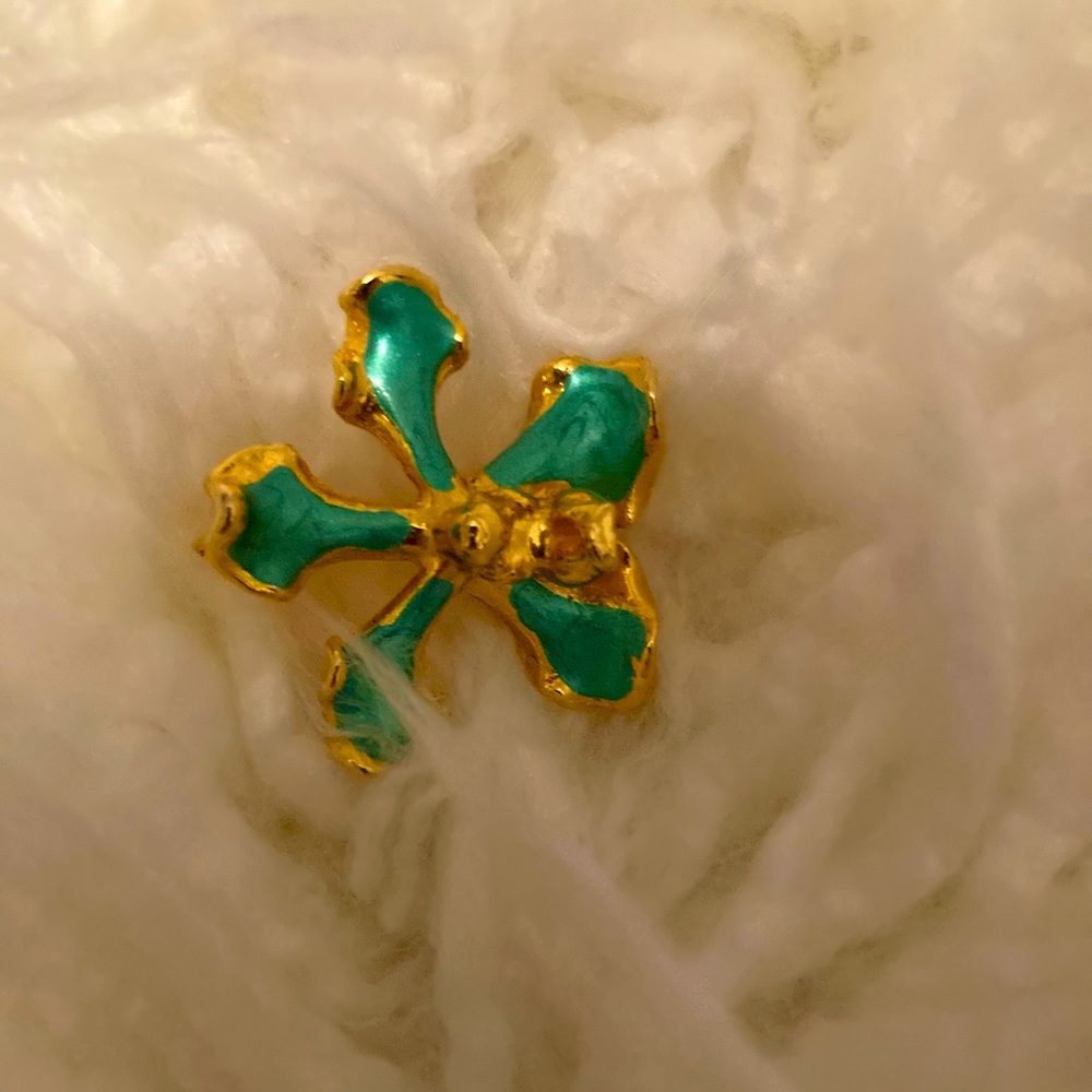 Singapore Orchid Brooch or Pendant, Vintage and Rare, Gold 24 Karat Plated